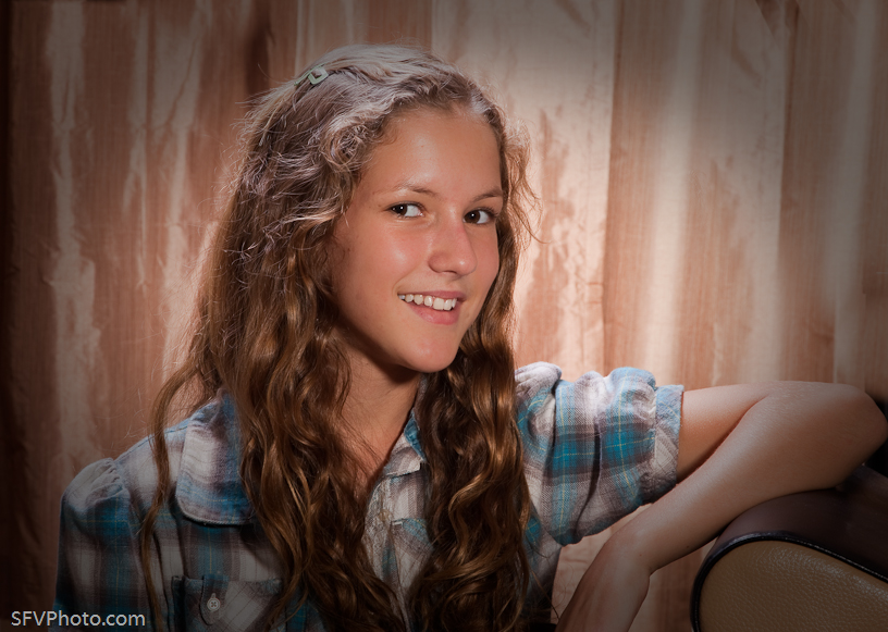 IMAGE: http://www.sfvphoto.com/headshots/content/bin/images/large/20090901_IMG_1680.jpg